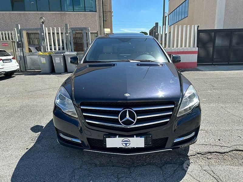 Usata Mercedes R350 Premium 265 CV (194 kW) 2010 Nero Monovolume