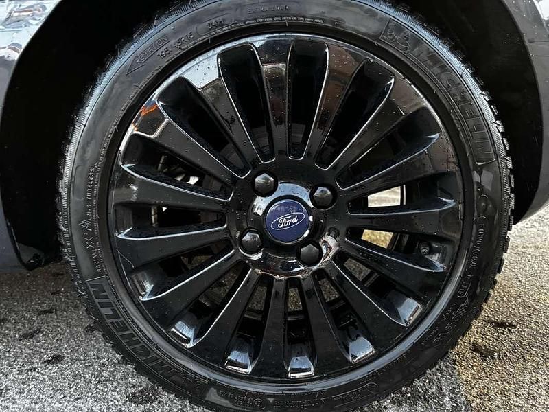 Usata Ford Fiesta Titanium 60 CV (44 kW) 2008 Grigio Utilitaria