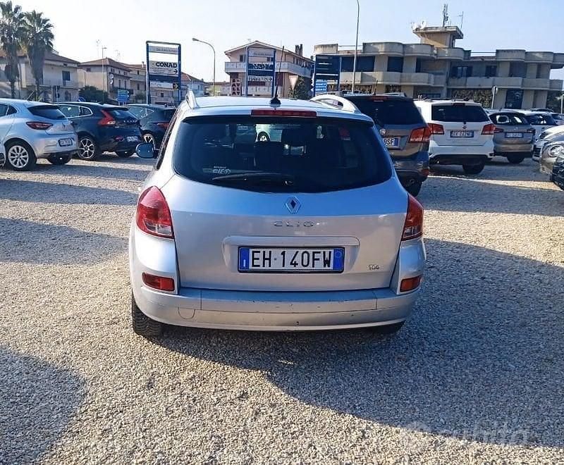Usata Renault Clio GrandTour Luxe 74 CV (54 kW) 2011 Argento Station wagon
