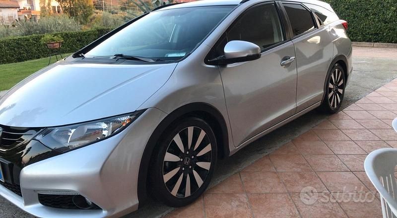 Grigio Usata 2014 Honda Civic Station wagon | 7500 € (Cara) - Immagine 1/4