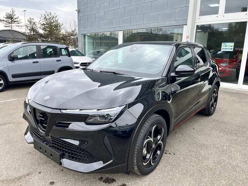 Usata Alfa Romeo Junior Edizione Speciale 136 CV (100 kW) 2024 Avorio gallera SUV