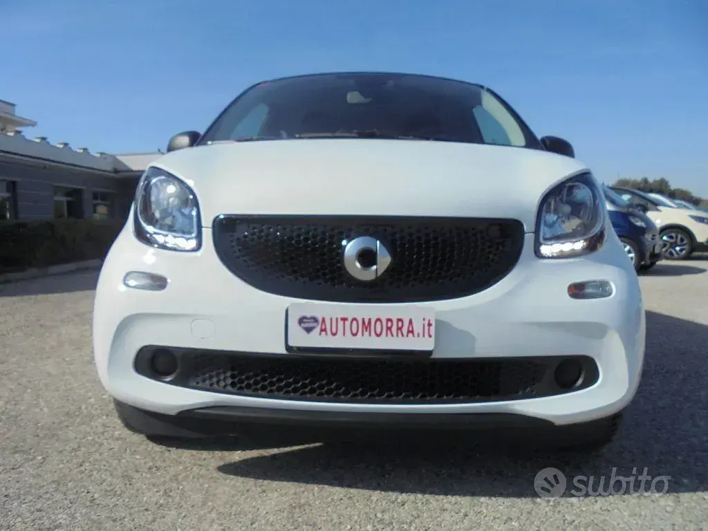 Usata Smart ForFour Passion 71 CV (52 kW) 2019 Bianco pastello Utilitaria