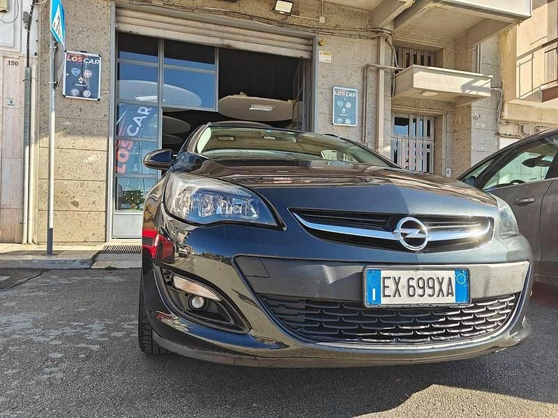Nero Usata 2015 Opel Astra Station wagon | 6800 € (Buon prezzo) - Immagine 1/4