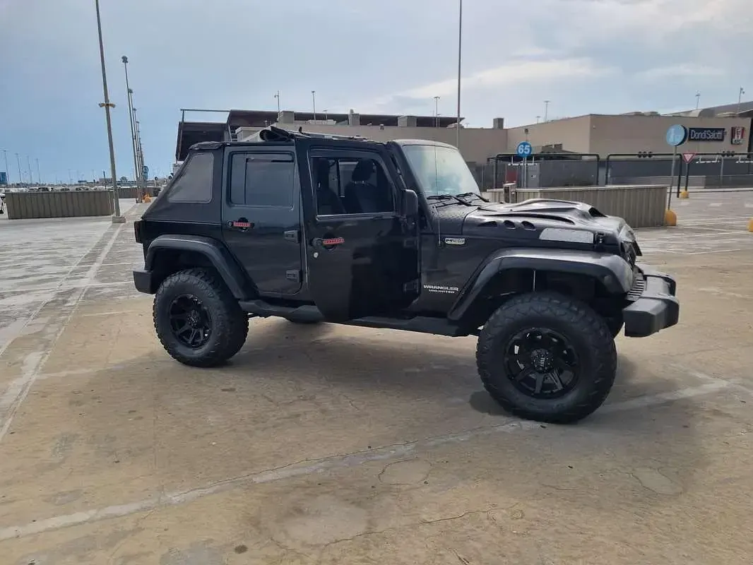Usata Jeep Wrangler Unlimited Sahara 177 CV (130 kW) 2007 SUV