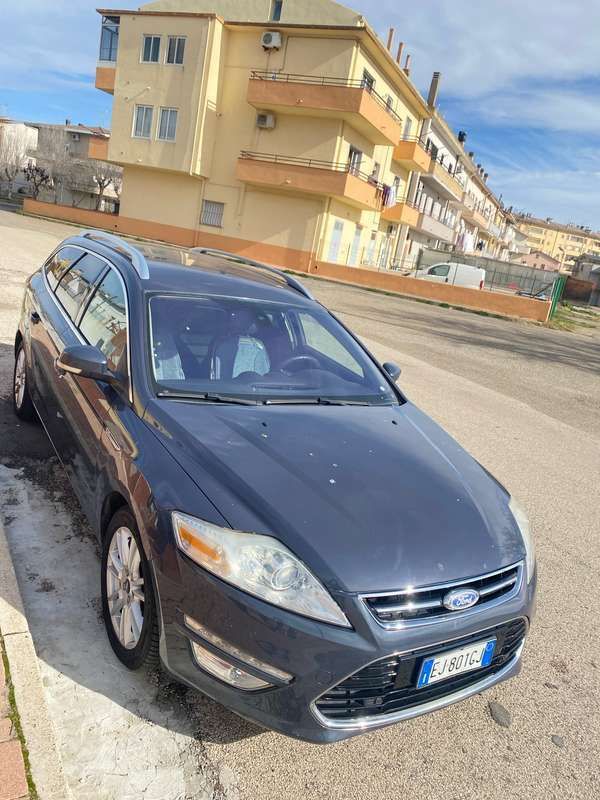 Blu Usata 2011 Ford Mondeo Premium Station wagon | 7000 € (Molto cara) - Immagine 1/4