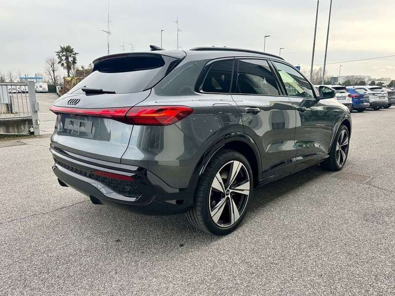 Nuova Audi Q5 S-Line 204 CV (150 kW) 2025 Grigio SUV