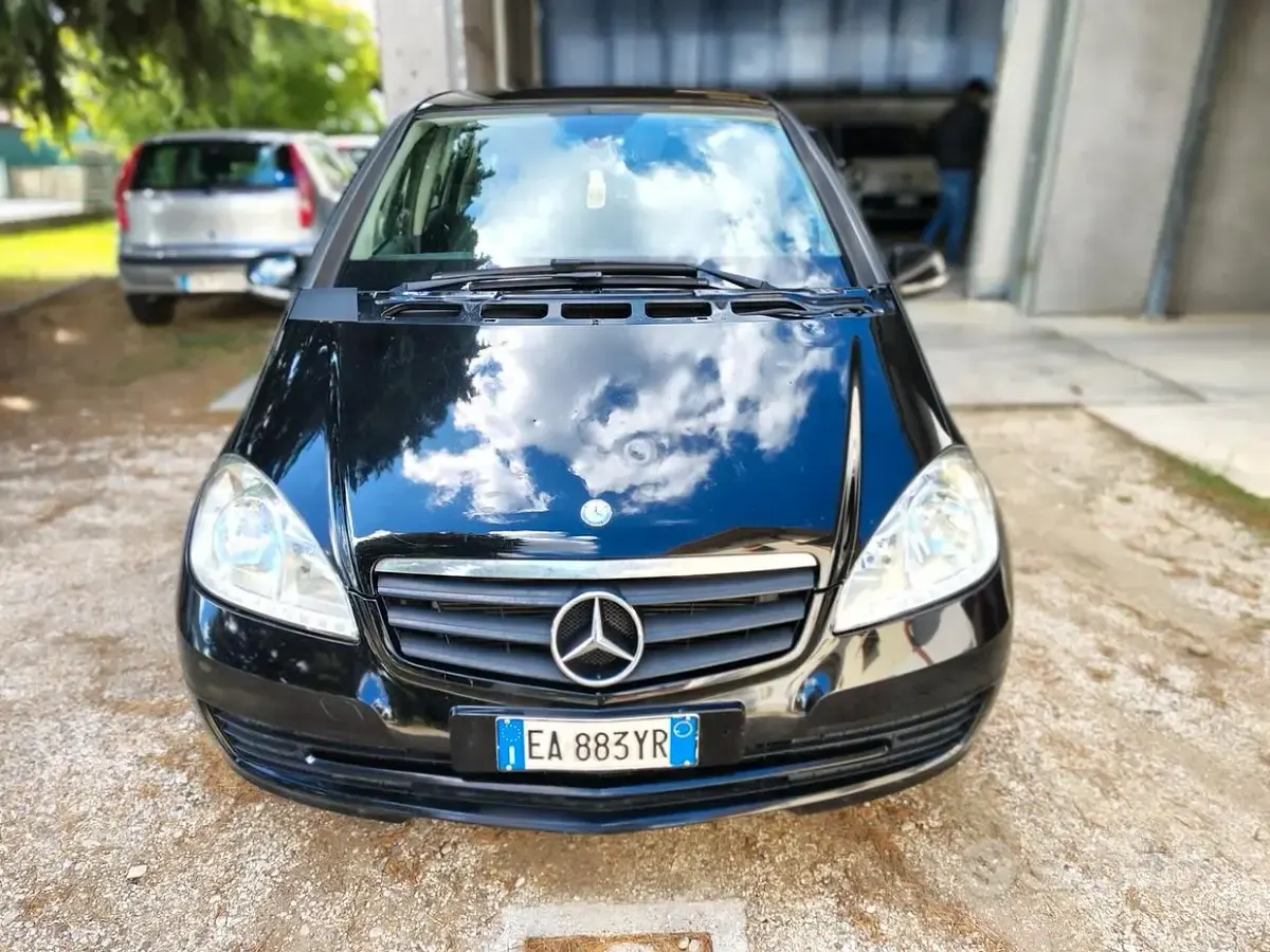 Gebraucht Mercedes A160 Edition 95 PS (69 kW) 2010 Schwarz Limousine