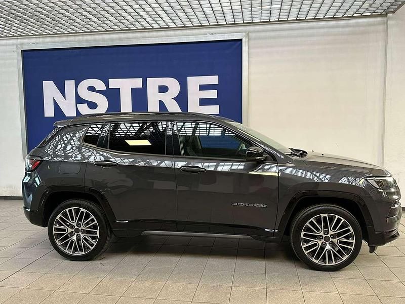 Usata Jeep Compass Summit 131 CV (96 kW) 2025 Grigio SUV