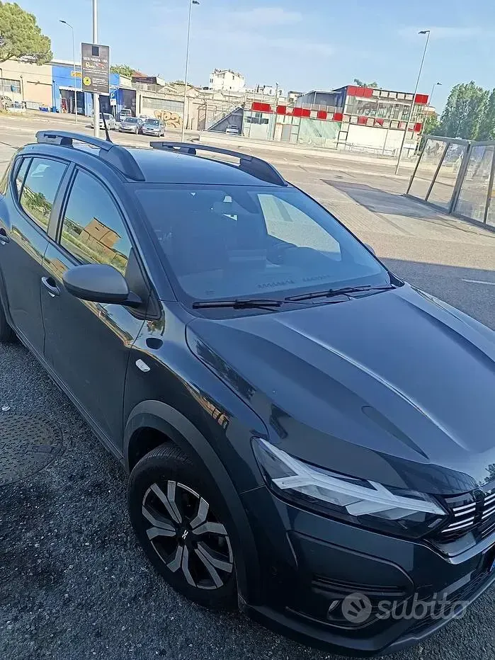Usata Dacia Sandero 101 CV (74 kW) 2023 Grigio Berlina