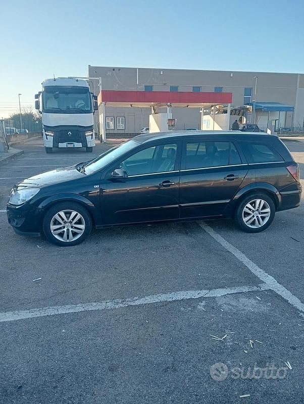 Usata Opel Astra 60 CV (44 kW) 2008 Berlina