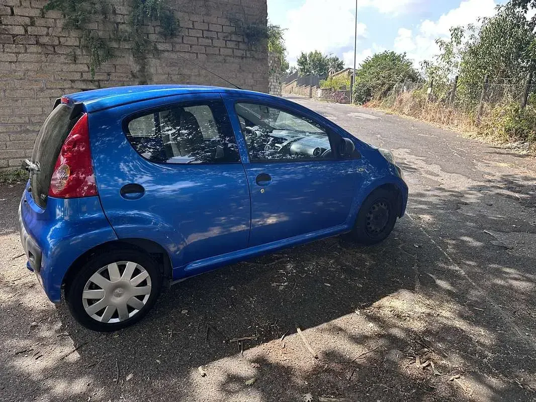 Usata Peugeot 107 68 CV (50 kW) 2009 Utilitaria