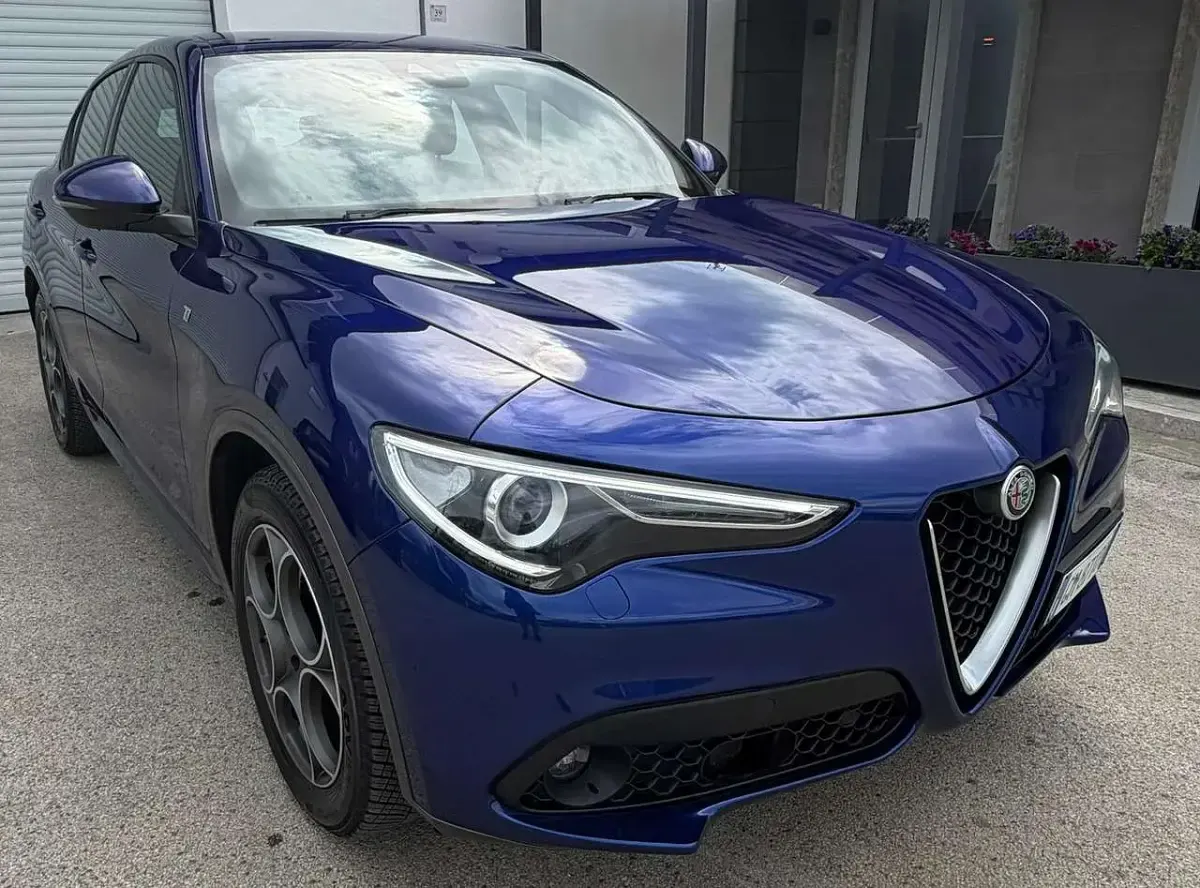 Usata Alfa Romeo Stelvio Ti 209 CV (153 kW) 2023 Blu anodizzato SUV
