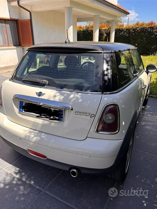 Usata Mini Cooper D 110 CV (80 kW) 2007 Bianco Utilitaria