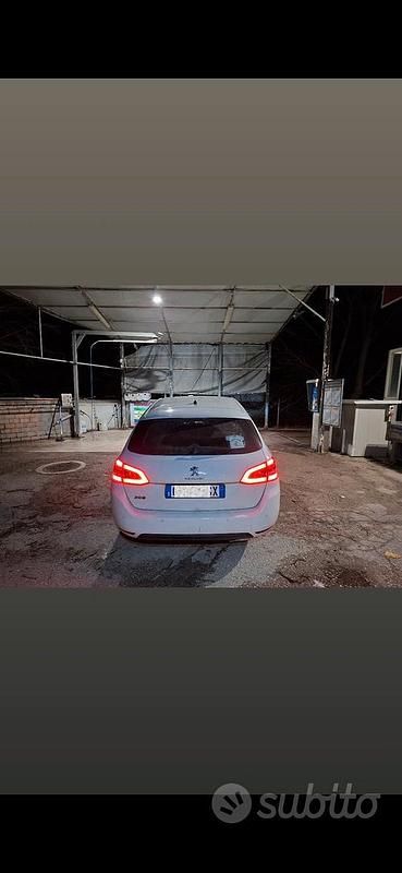 Usata Peugeot 308 130 CV (95 kW) 2020 Bianco Station wagon