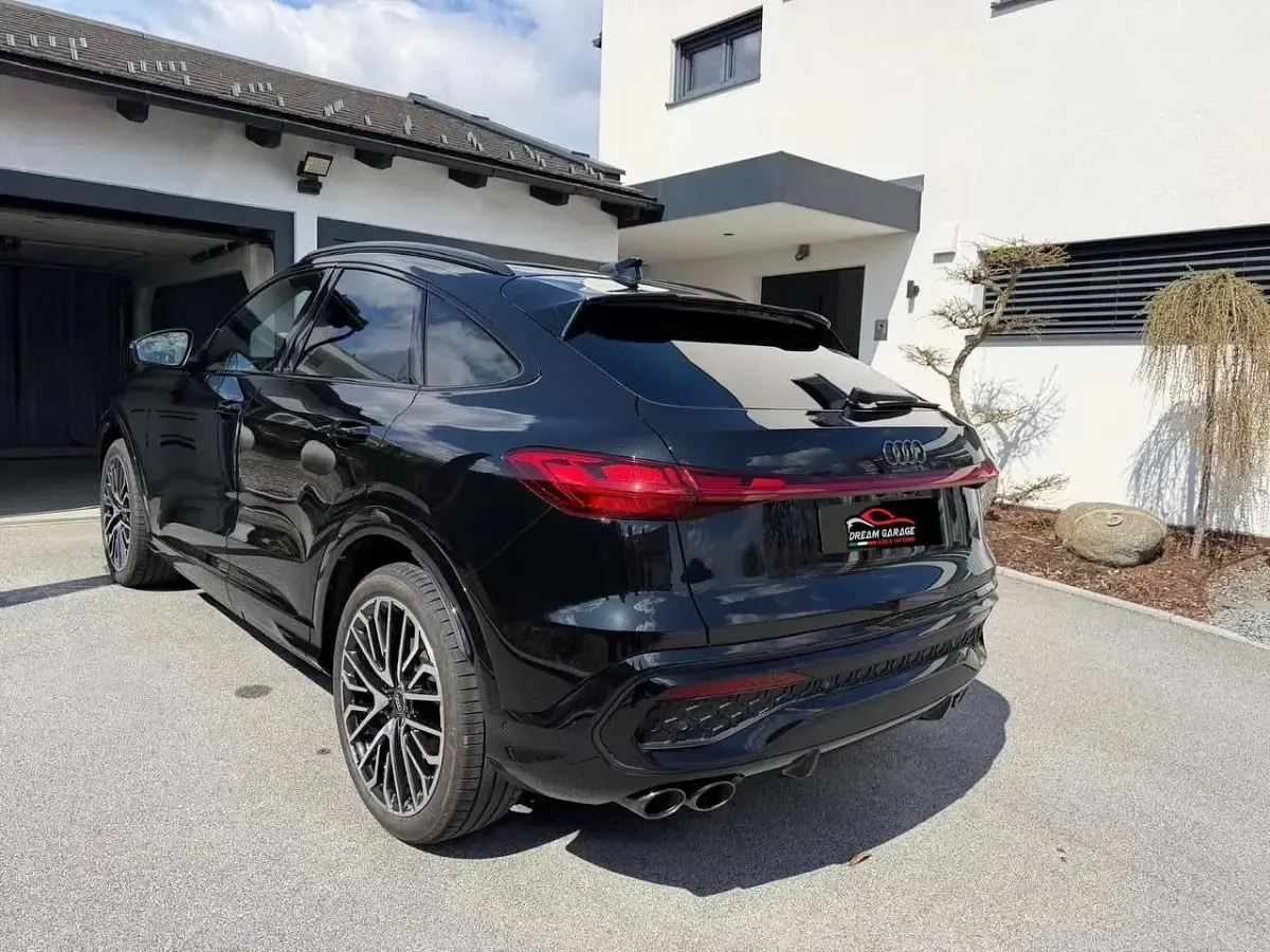 Usata Audi SQ5 Sportback Ambiente 367 CV (269 kW) 2025 Nero SUV