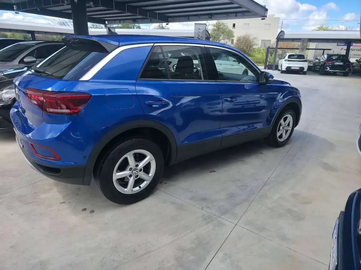 Usata VW T-Roc Business 110 CV (80 kW) 2022 Azzurro SUV