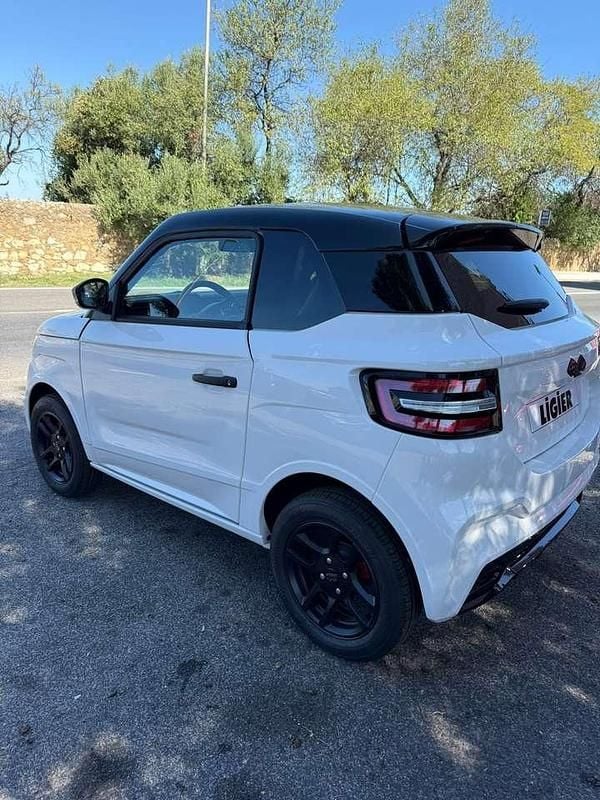 Nuova Ligier JS50 2025 Bianco Utilitaria