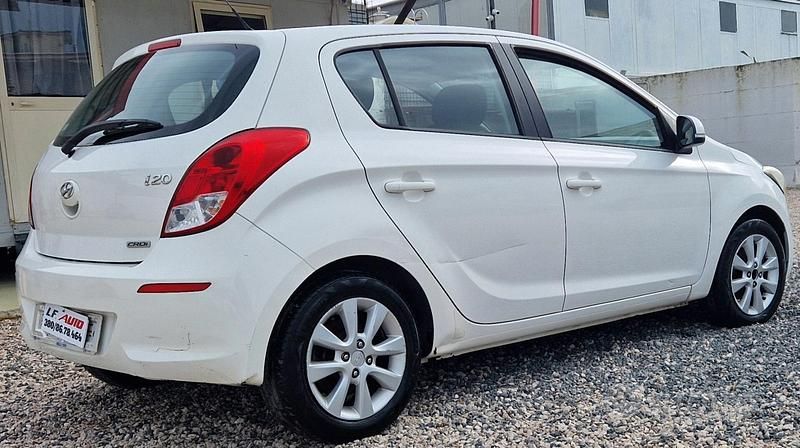 Usata Hyundai i20 Edition 74 CV (54 kW) 2013 Bianco Utilitaria