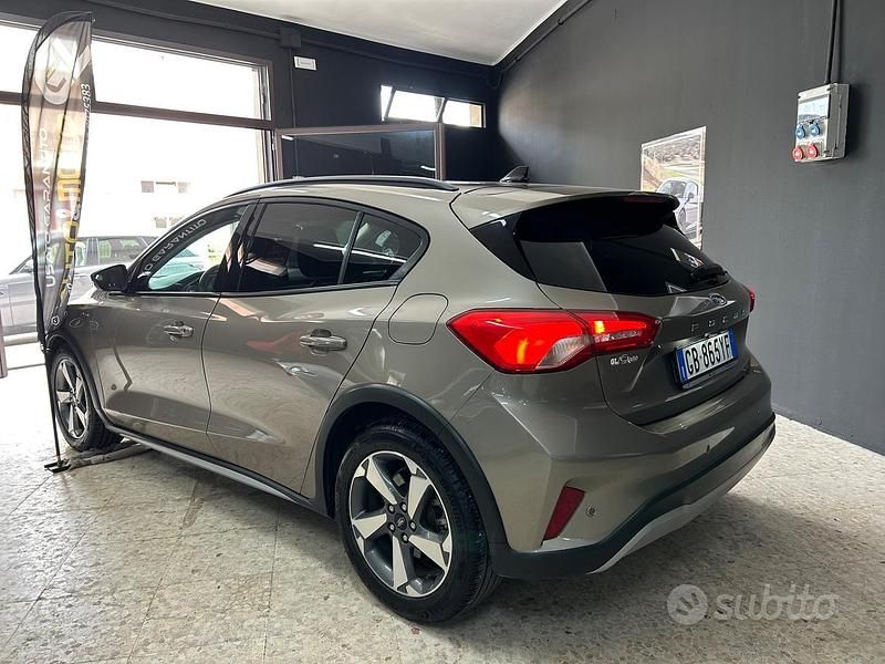 Usata Ford Focus Active 125 CV (91 kW) 2020 Marrone Berlina