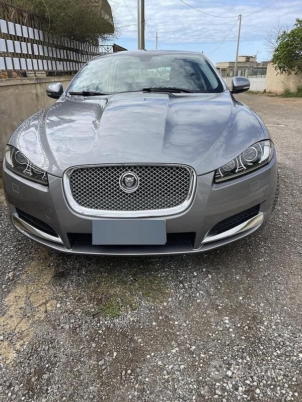 Usata Jaguar XF 190 CV (139 kW) 2012 Grigio Berlina