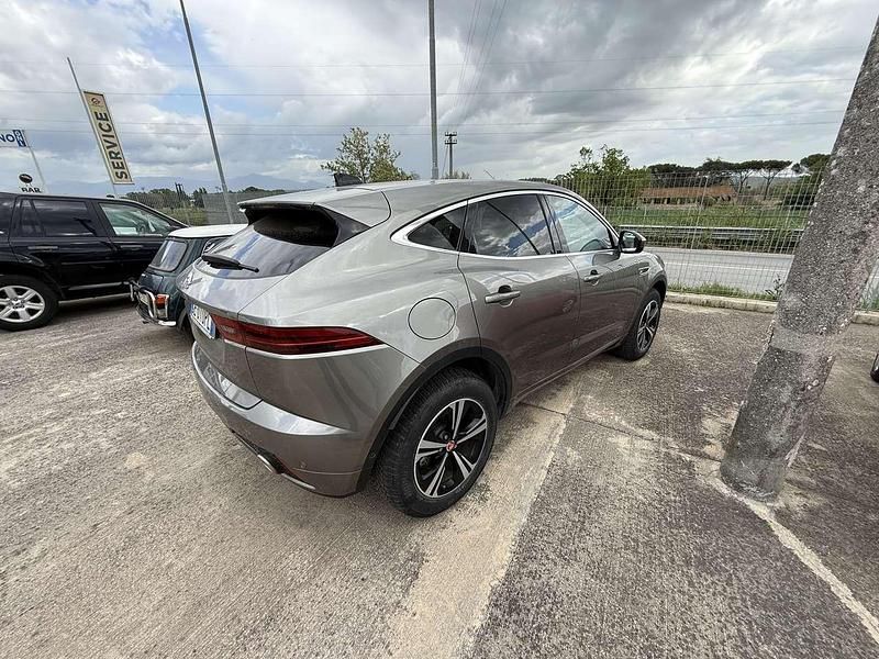 Usata Jaguar E-Pace R-Dynamic 200 CV (147 kW) 2021 Silicon silver SUV