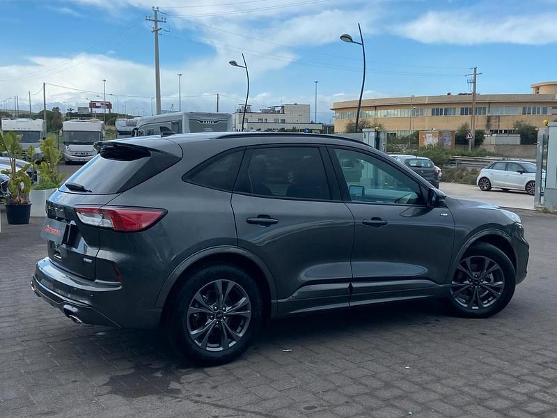Usata Ford Kuga ST-Line 152 CV (111 kW) 2024 Grigio SUV