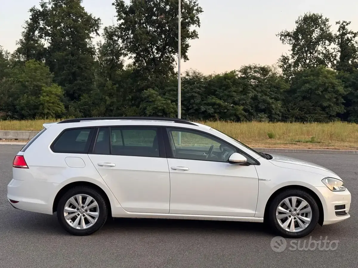 Usata VW Golf VII Executive 110 CV (80 kW) 2016 Bianco Station wagon