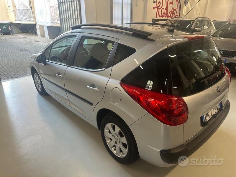 Usata Peugeot 207 95 CV (69 kW) 2008 Argento Station wagon
