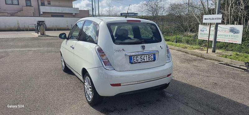 Usata Lancia Ypsilon 69 CV (50 kW) 2010 Bianco Utilitaria