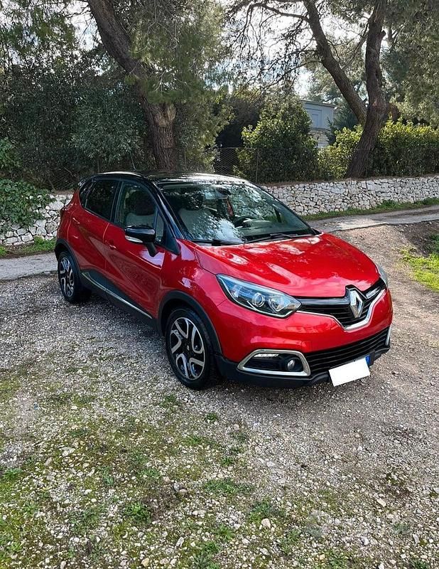 Usata Renault Captur 90 CV (66 kW) 2016 Rosso SUV