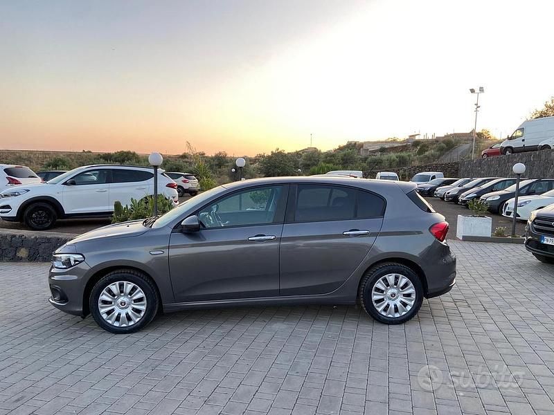 Usata Fiat Tipo Easy 95 CV (69 kW) 2017 Grigio Berlina