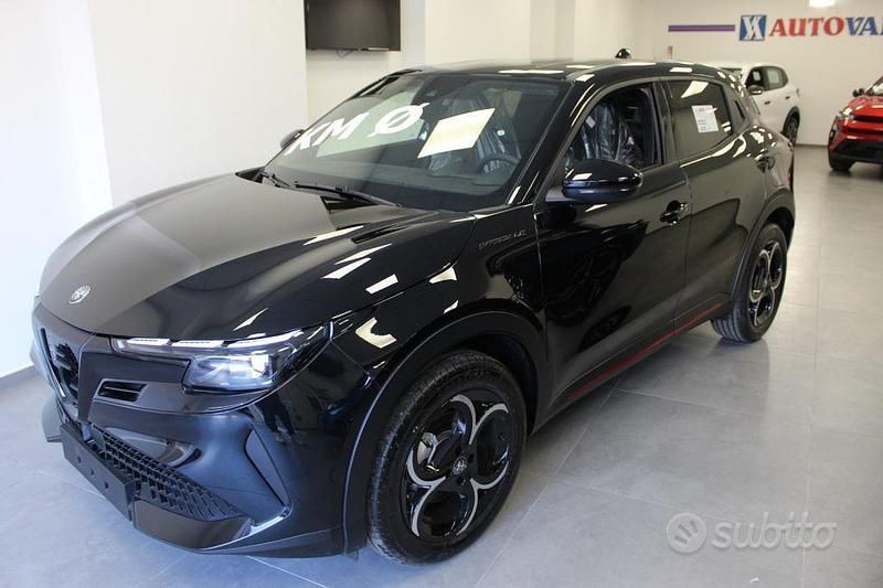 Nuova Alfa Romeo GT Junior Edizione Speciale 145 CV (106 kW) 2025 Nero SUV