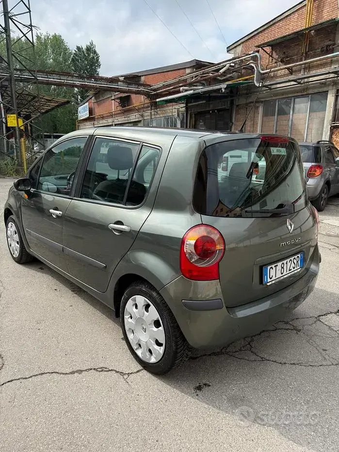 Usata Renault Modus Dynamique 75 CV (55 kW) 2005 Verde Monovolume