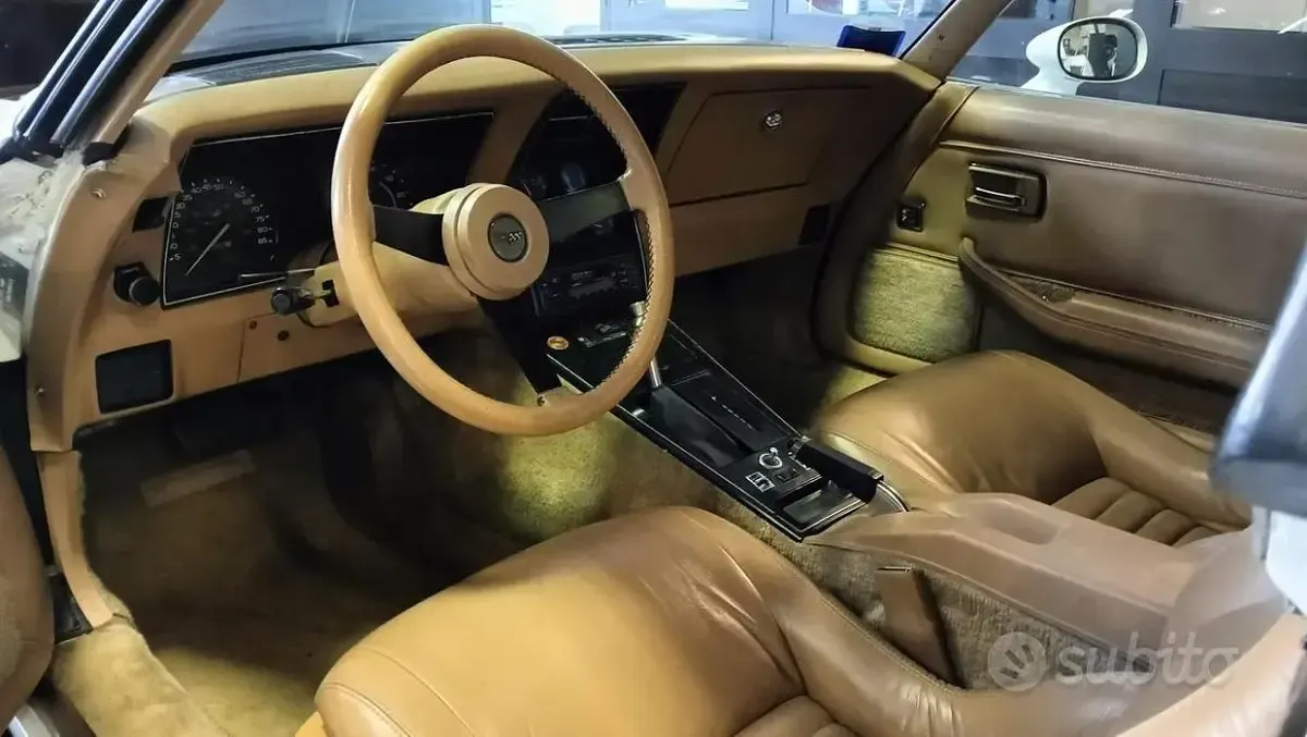 Usata Chevrolet Corvette C3 279 CV (205 kW) 1986 Bianco