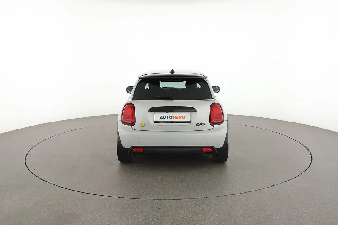 Usata Mini Cooper SE Essential 135 kW (184 CV) 2022 Argento Utilitaria