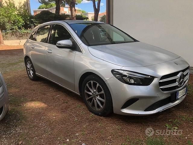 Grigio Usata 2019 Mercedes B200 Monovolume | 21.900 € (Ottimo prezzo) - Immagine 1/4