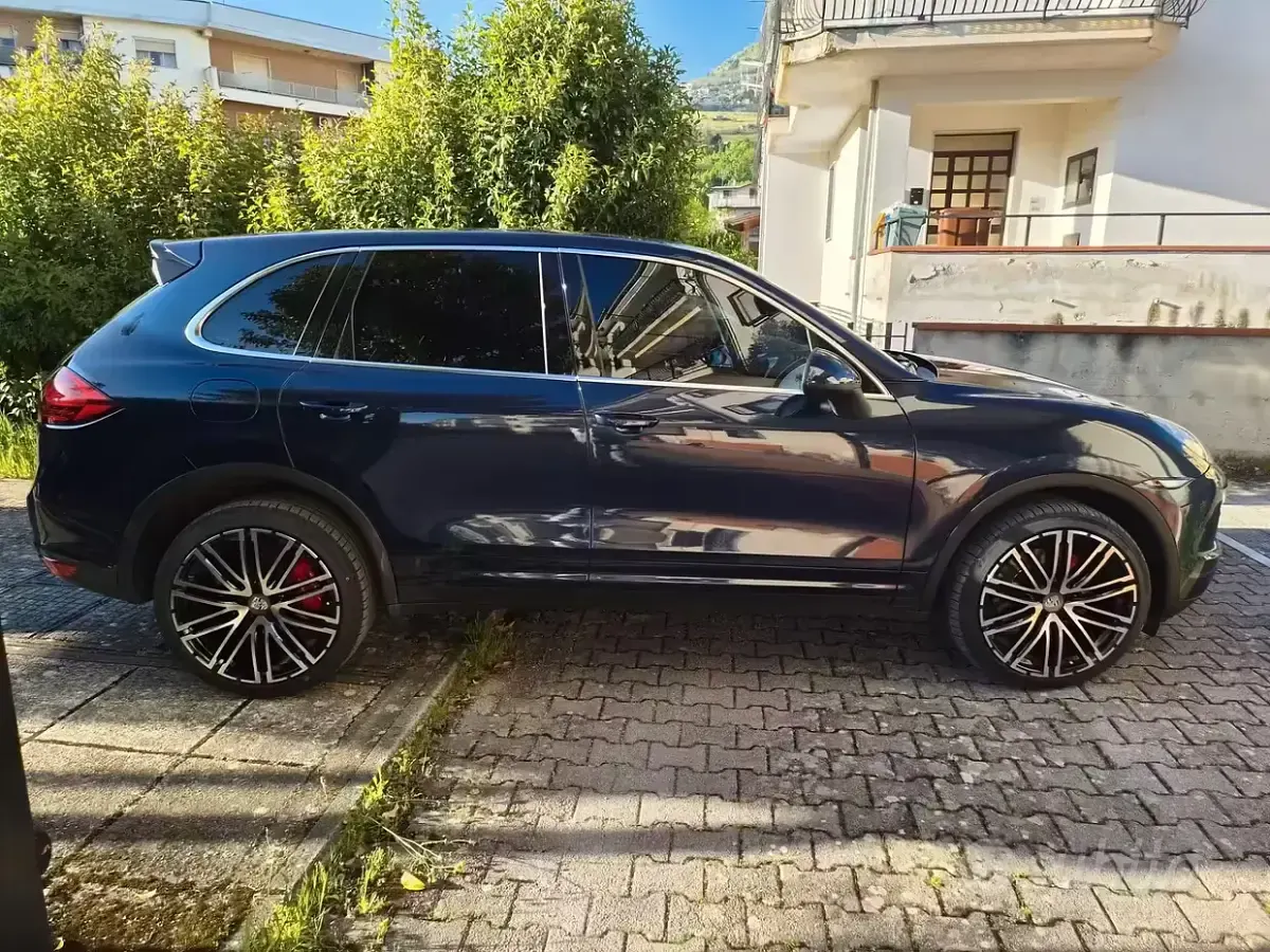 Usata Porsche Cayenne 245 CV (180 kW) 2011 Blu SUV