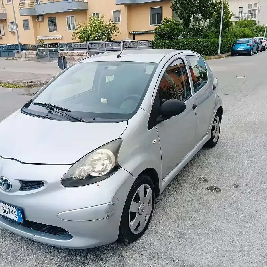 Usata Toyota Aygo 68 CV (50 kW) 2008 Grigio Utilitaria