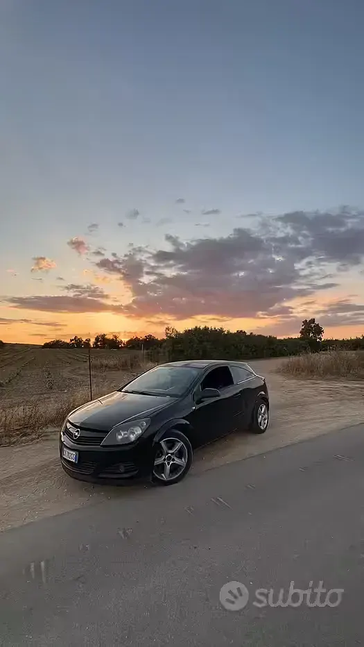 Usata Opel Astra GTC 150 CV (110 kW) 2005 Nero Coupé