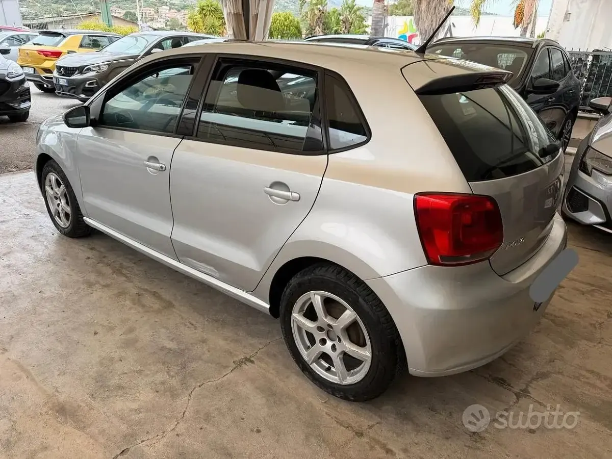 Usata VW Polo Trendline 75 CV (55 kW) 2009 Grigio Utilitaria