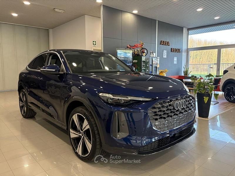 Nuova Audi Q5 Advanced 204 CV (150 kW) 2026 Blu navarra metallizzato SUV