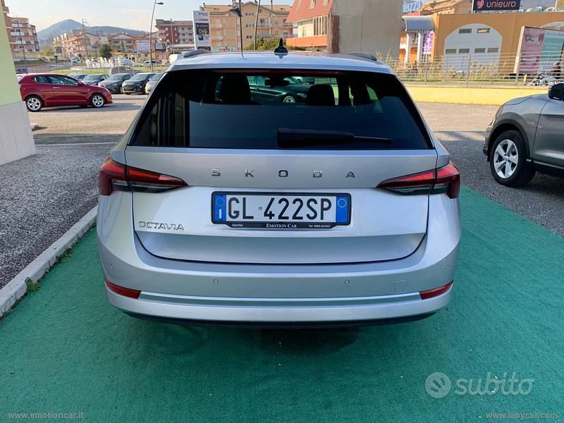 Usata Skoda Octavia 150 CV (110 kW) 2022 Grigio Station wagon