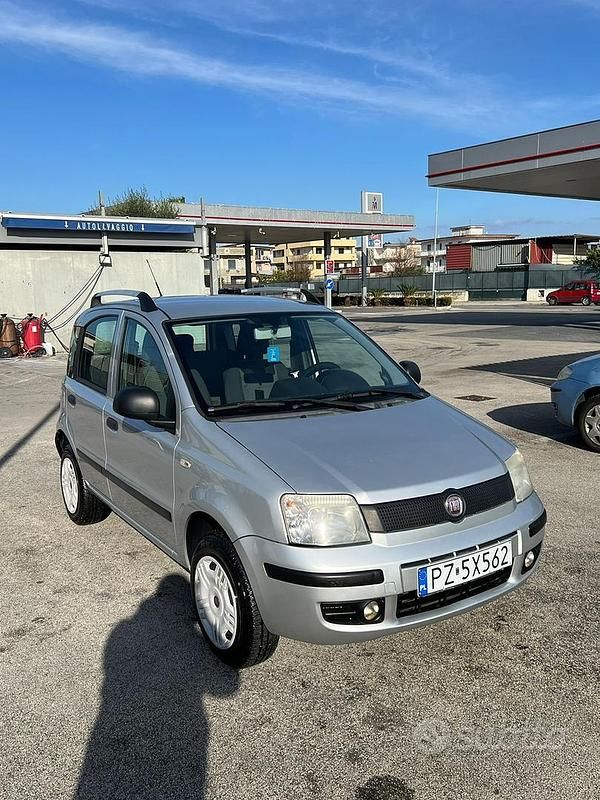 Grigio Usata 2012 Fiat Panda Tre volumi | 3799 € (Buon prezzo) - Immagine 1/4