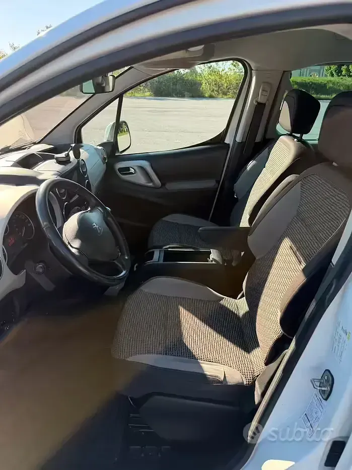 Gebraucht Peugeot Partner 92 PS (67 kW) 2014 Weiß Van / Kleinbus