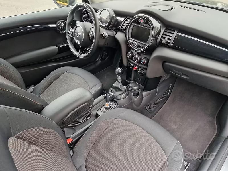 Usata Mini Cooper 116 CV (85 kW) 2014 Nero Utilitaria
