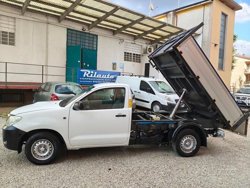 Usata Toyota HiLux 120 CV (88 kW) 2009 Bianco Pick-up