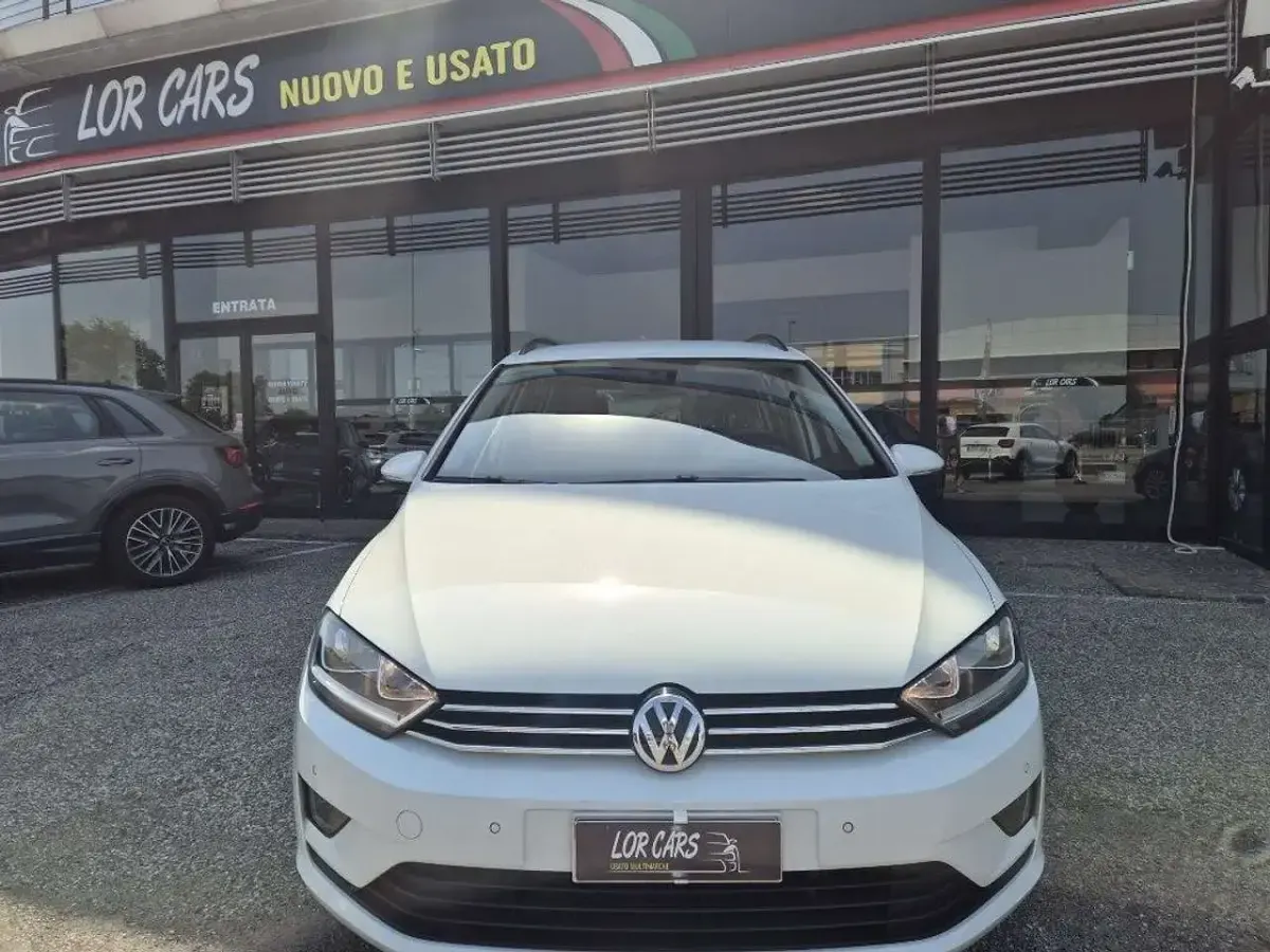 Usata VW Golf Sportsvan Comfortline 116 CV (85 kW) 2017 Bianco Monovolume