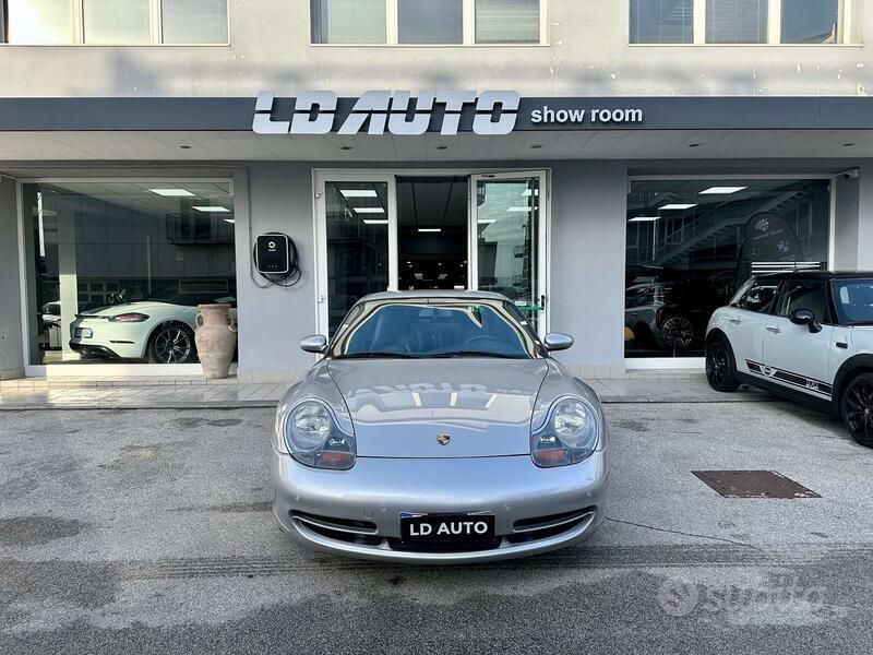 Usata Porsche 911 Carrera 300 CV (220 kW) 1999 Argento Coupé