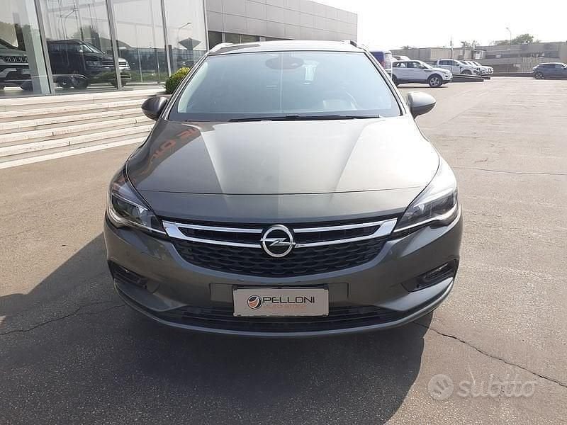 Usata Opel Astra Innovation 110 CV (80 kW) 2018 Antracite Station wagon