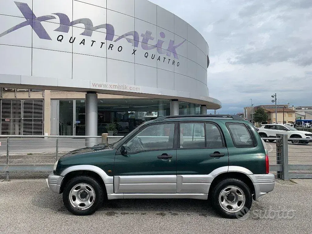 Usata Suzuki Grand Vitara 87 CV (63 kW) 2001 Verde SUV